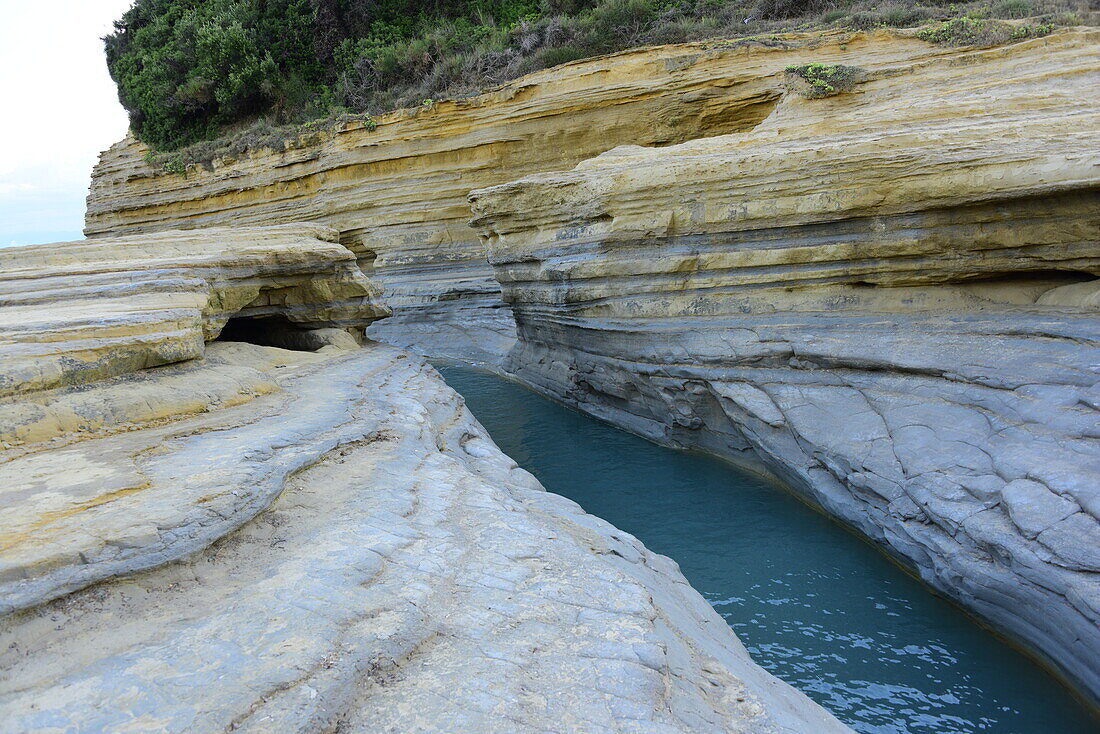 Berühmter Kanal der Liebe (Canal D'Amour) in Sidari, Korfu, Griechische Inseln, Griechenland, Europa