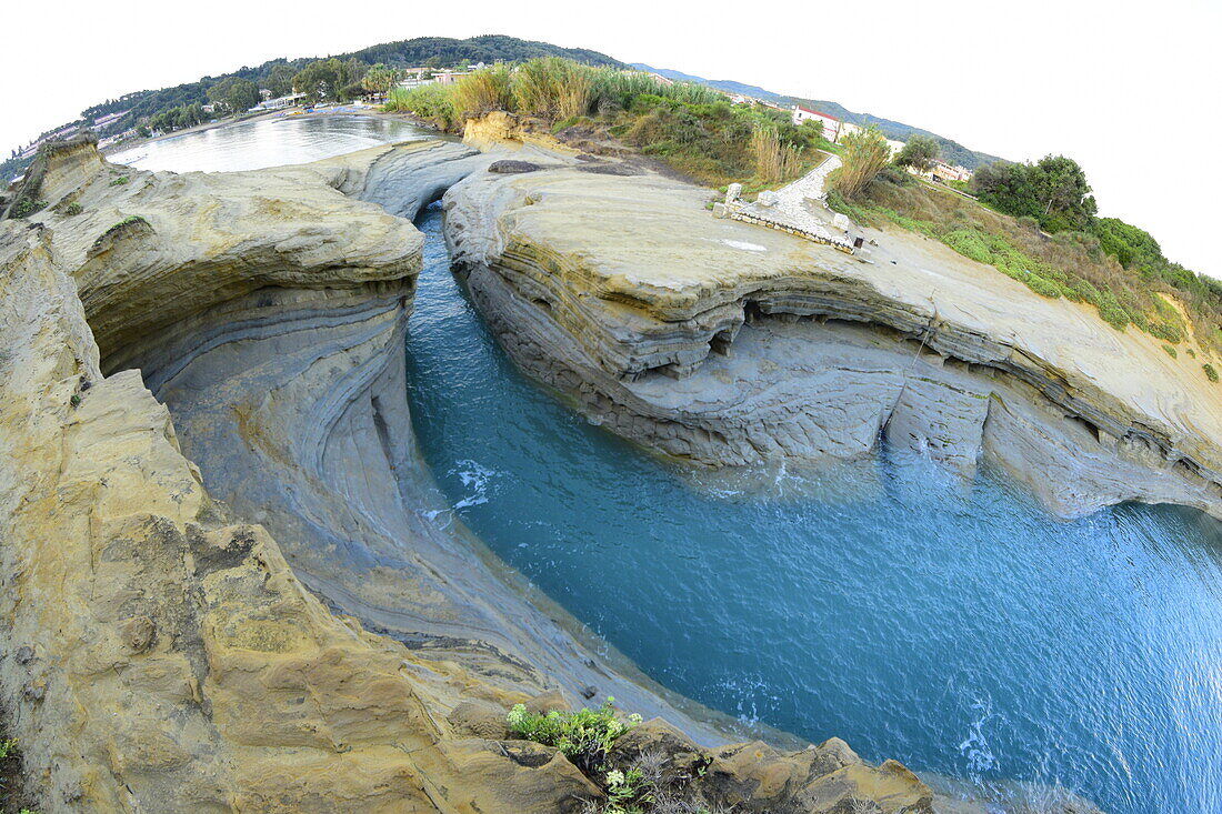 Berühmter Kanal der Liebe (Canal D'Amour) in Sidari, Korfu, Griechische Inseln, Griechenland, Europa