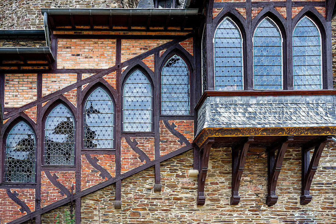 Ehemalige Reichsburg, Buntglasfenster, Cochem, Rheinland-Pfalz, Deutschland, Europa