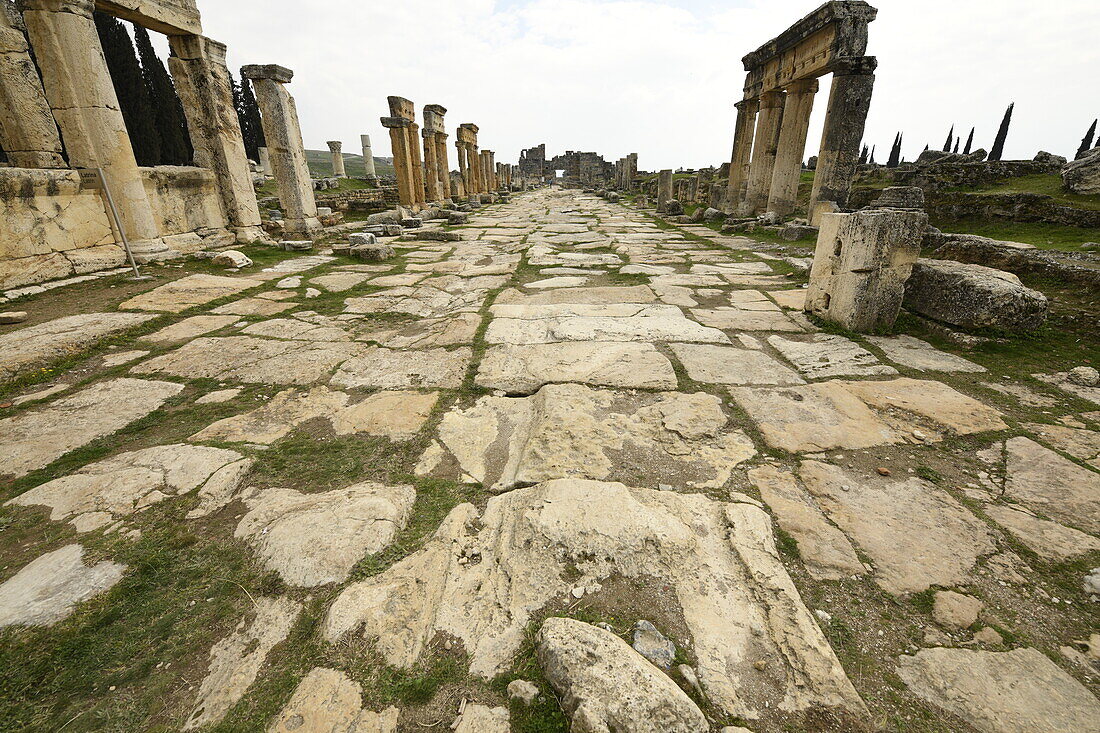 Ancient City of Hierapolis, Pamukkale, UNESCO World Heritage Site, Anatolia, Turkey, Asia Minor, Asia