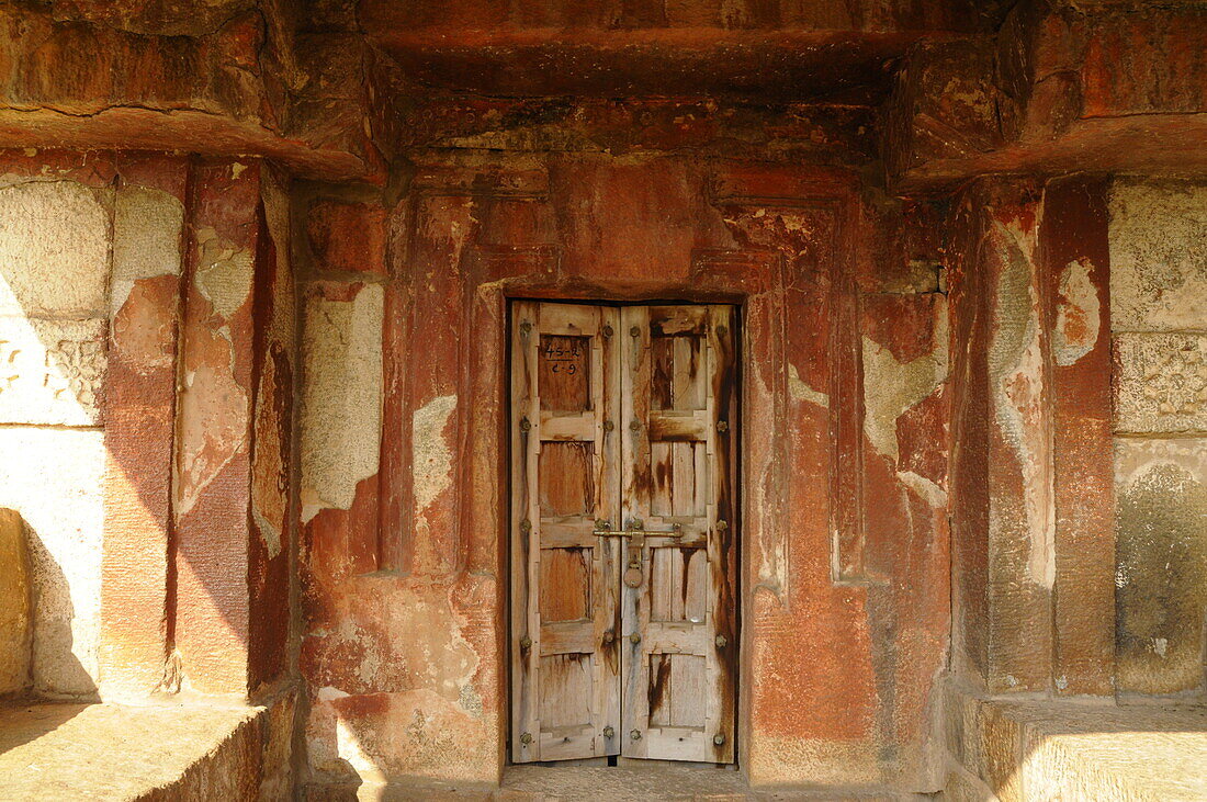 Die Türen des Virupaksha-Tempels, Hampi, UNESCO-Welterbe, Karnataka, Indien, Asien