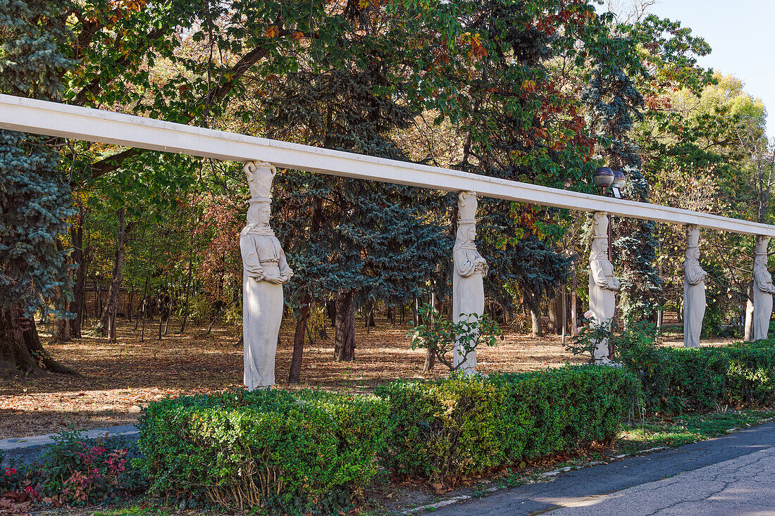 Cariatides (Caryatid) Alley, stone statues in the King Mihai I Park (Herastau), Bucharest, Romania, Europe