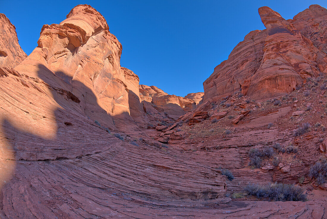 View from below the cliffs of the spur canyon just north of the main overlook of Horseshoe Bend, Arizona, United States of America, North America