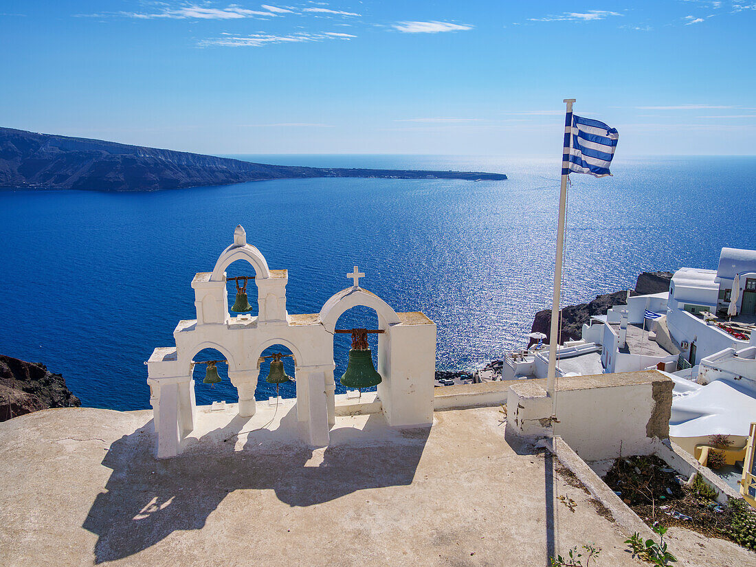 Kirche der Heiligen Dreifaltigkeit, Dorf Oia, Insel Santorin (Thira), Kykladen, Griechische Inseln, Griechenland, Europa