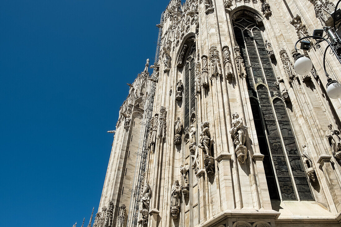 Architektonisches Detail des Mailänder Doms (Duomo di Milano), geweiht der Geburt der Heiligen Maria, Sitz des Erzbischofs, Mailand, Lombardei, Italien, Europa