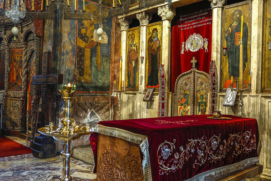 Im Inneren der serbisch-orthodoxen Klosterkirche Visoki Decani, UNESCO-Weltkulturerbe, Decan, Kosovo, Europa