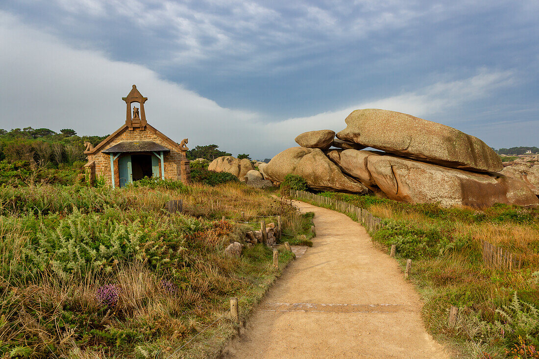 Rosa Granitküste (Cote de Granit Rose), Ploumanac'h, Perros-Guirec, Cotes-d'Armor, Bretagne, Frankreich, Europa