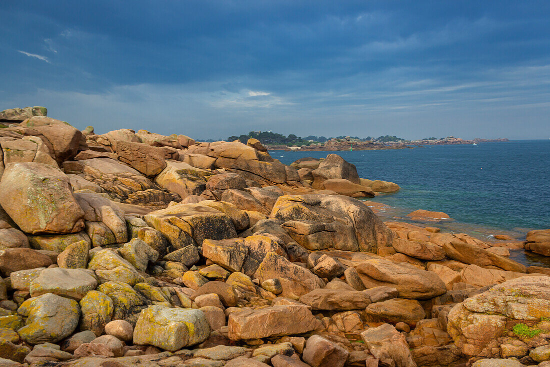 Rosa Granitküste (Cote de Granit Rose), Ploumanac'h, Perros-Guirec, Cotes-d'Armor, Bretagne, Frankreich, Europa