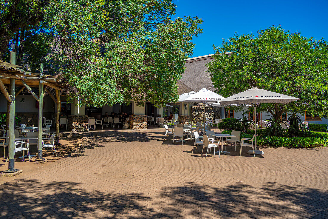 Blick auf Parkcafé und Restaurant im Krüger-Nationalpark, Südafrika, Afrika