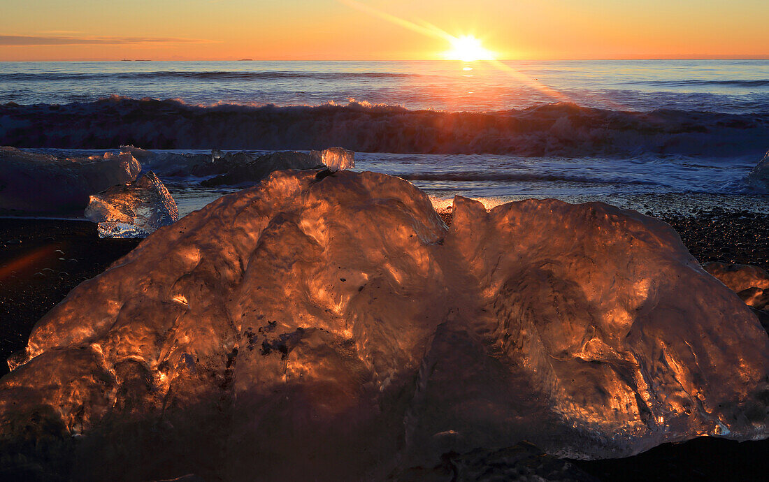 Breioamerkursandur (Diamond Beach) near Jokulsarlon Glacier Lagoon, at sunrise (dawn), Vatnajokull National Park, southern Iceland, Polar Regions