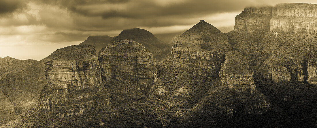 View of moody skies over the Three Rondavels in Blyde River Canyon, Province of Mpumalanga, South Africa, Africa