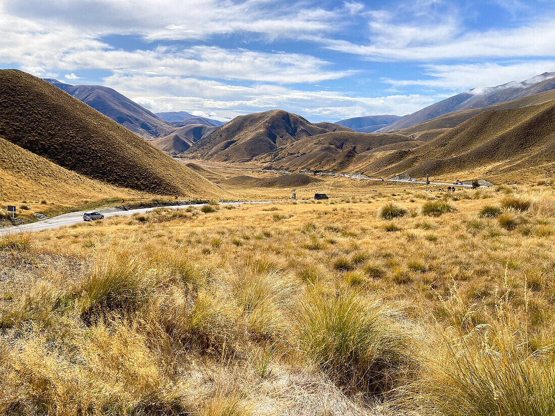 Highway 8 through the Lindis Valley, Southern Alps, South Island, New Zealand, Pacific