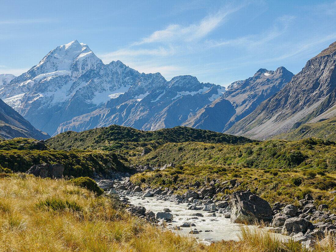 Blick auf Aoraki (Mount Cook) vom Hooker Valley Trail im Aoraki (Mount Cook) Nationalpark, UNESCO-Welterbe, Südliche Alpen, Südinsel, Neuseeland, Pazifik