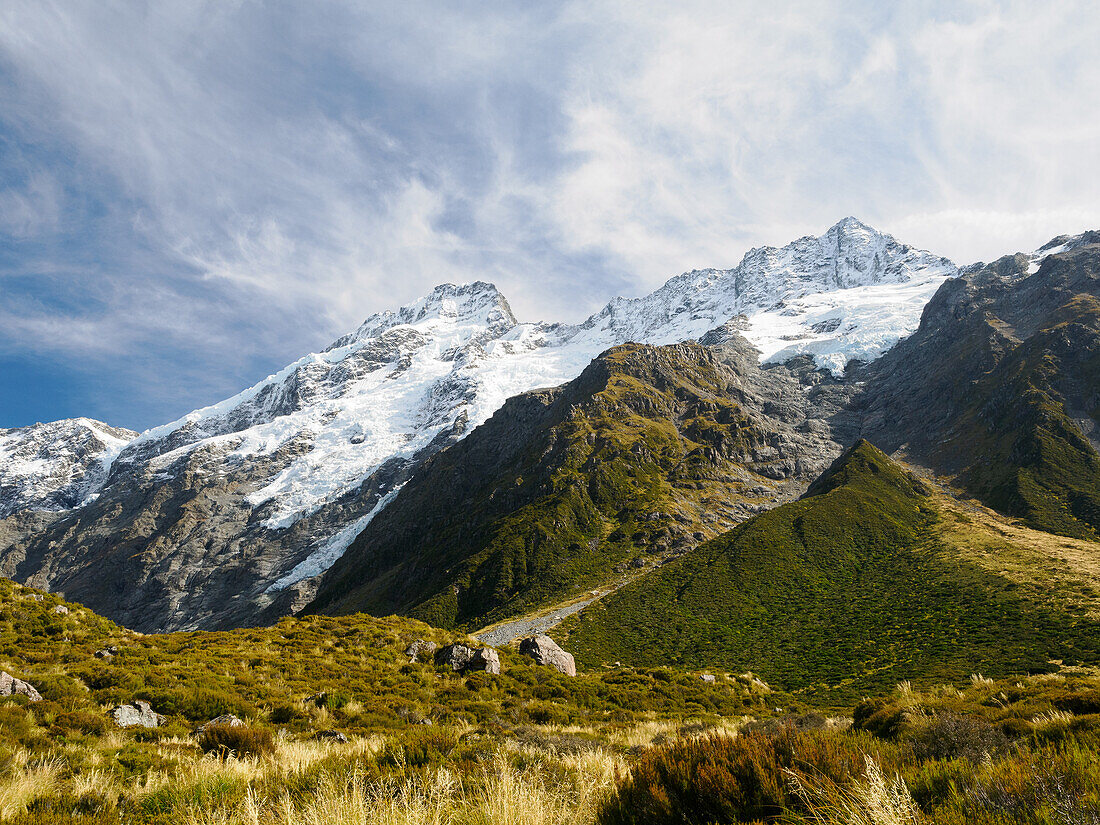 Mountain views from the Hooker Valley Track in Aoraki (Mount Cook) National Park, UNESCO World Heritage Site, Southern Alps, South Island, New Zealand, Pacific