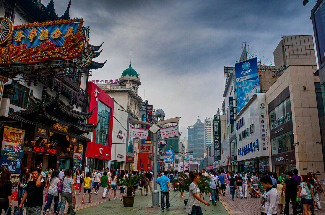 Fußgängerzone von Shenyang, Lianoning, China, Asien