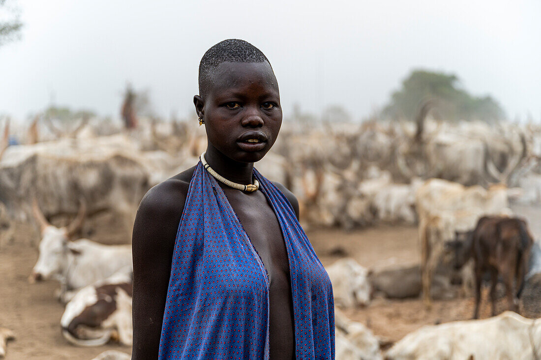 Mundari-Frau vom Stamm der Mundari, Südsudan, Afrika