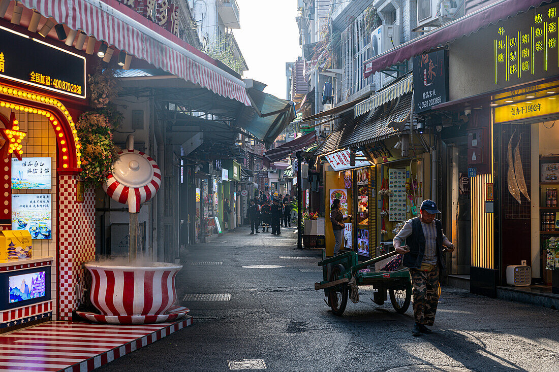 Pedestrian zone, Kulangsu International Settlement, UNESCO World Heritage Site, Xiamen, Fujian, China, Asia