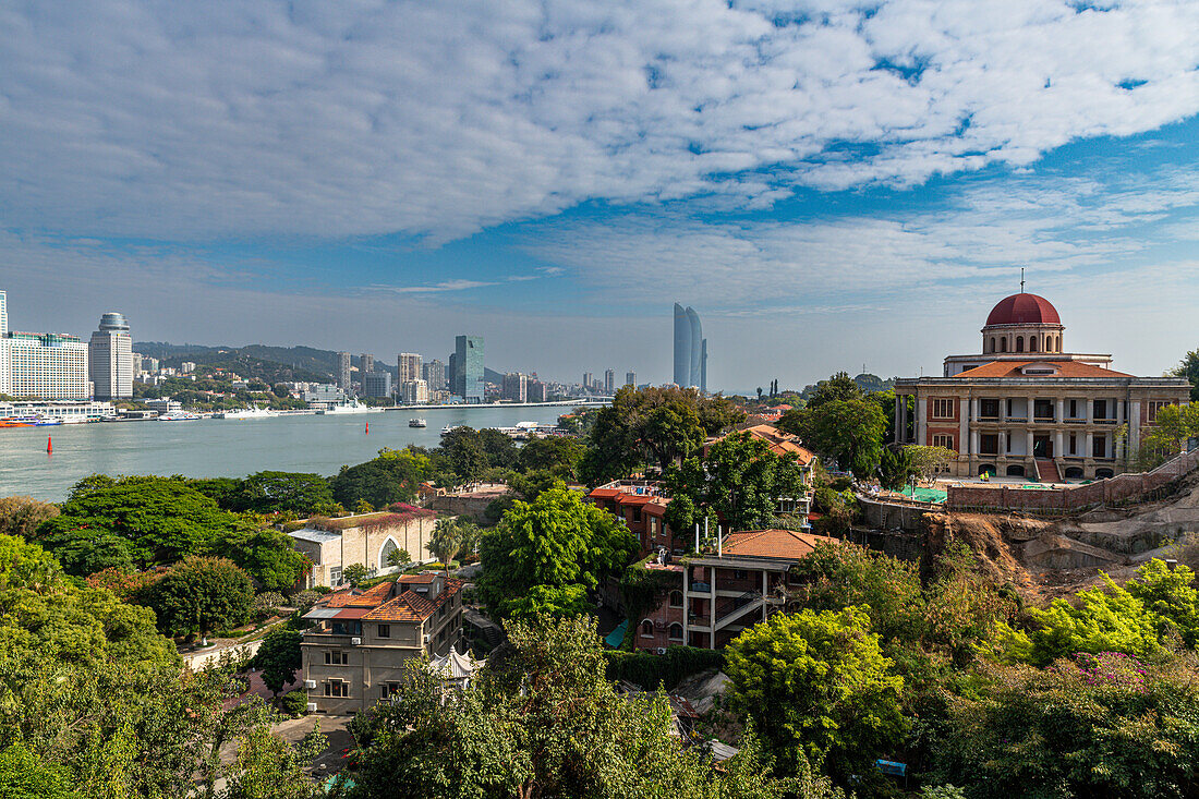 Blick über die internationale Siedlung Kulangsu, UNESCO-Welterbestätte, Xiamen, Fujian, China, Asien