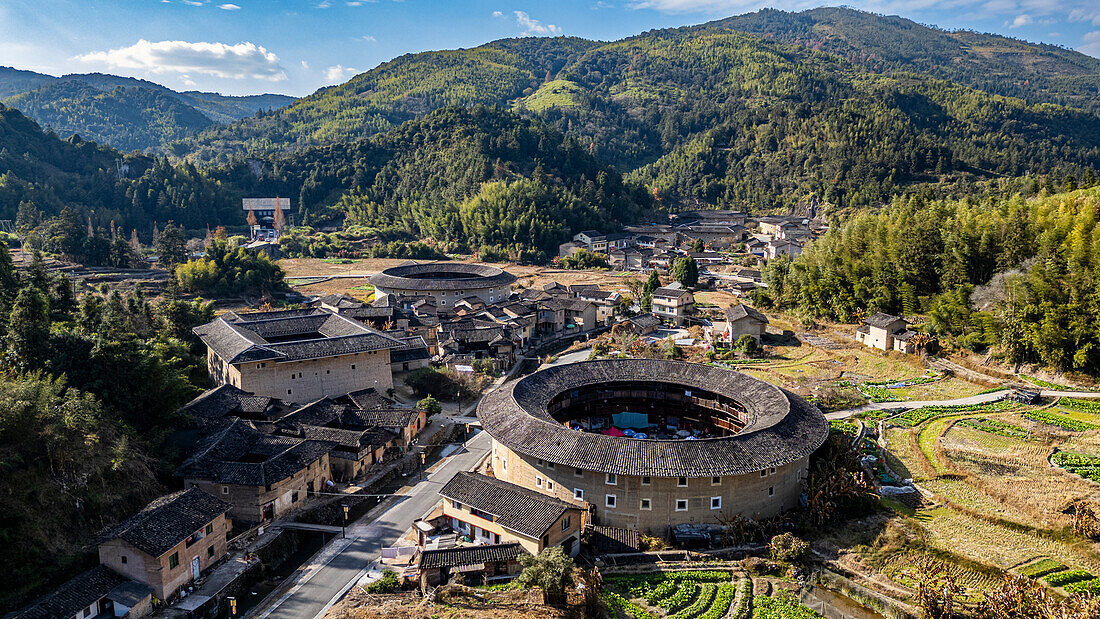 Luftaufnahme des Hekeng Fujian Tulou, UNESCO-Weltkulturerbe, ländliche Behausung der Hakka, Fujian, China, Asien