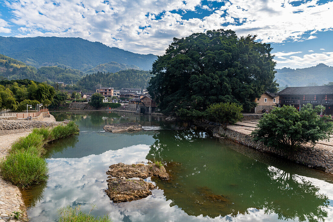 Fujian Tulou, ländliche Behausung der Hakka, Yunshuiyao Alte Stadt, Fujian, China, Asien