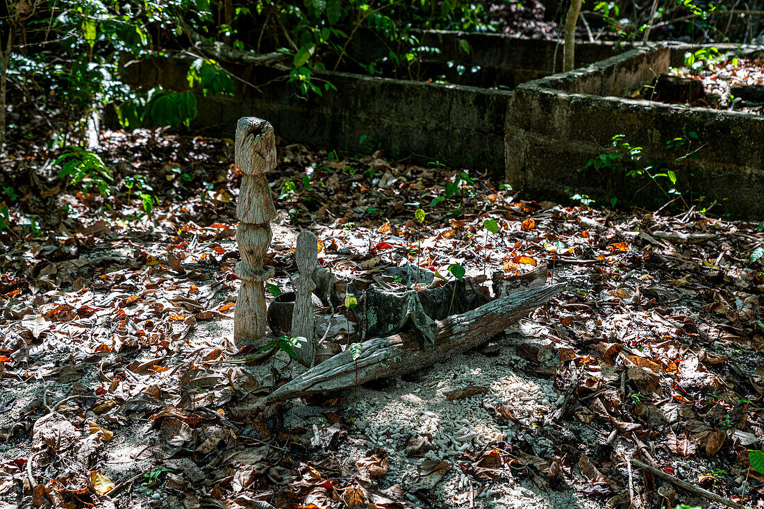 Traditioneller Friedhof, Grande Santa Cruz Island, Zamboanga, Mindanao, Philippinen, Südostasien, Asien