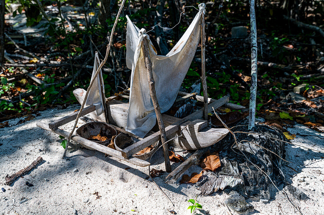 Traditional cemetery, Grande Santa Cruz Island, Zamboanga, Mindanao, Philippines, Southeast Asia, Asia