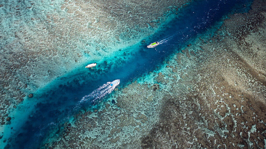 Luftaufnahme der Kabira-Bucht, Ishigaki, Yaeyama-Inselgruppe, Japan, Asien