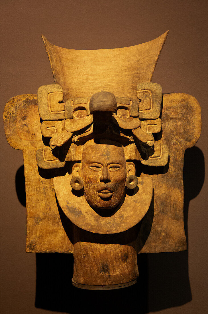 Urne aus der Zeit zwischen 100 v. Chr. und 200 n. Chr., aus Grab 77, Monte Alban, Nationalmuseum für Anthropologie, Mexiko-Stadt, Mexiko, Nordamerika