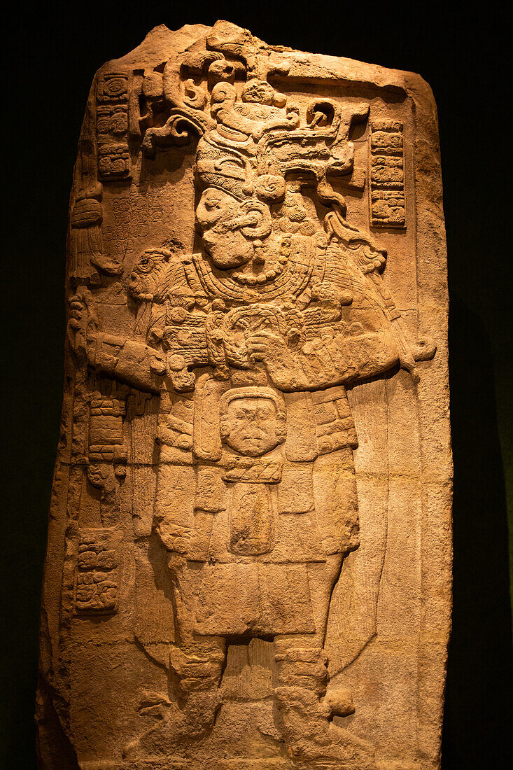 Stele 51 aus dem Jahr 731 n. Chr. aus Calakmul, Nationalmuseum für Anthropologie, Mexiko-Stadt, Mexiko, Nordamerika