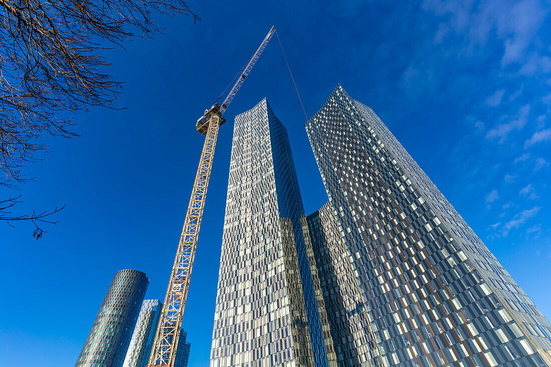 View of apartment buildings at Deansgate and crane, Manchester, Lancashire, England, United Kingdom, Europe