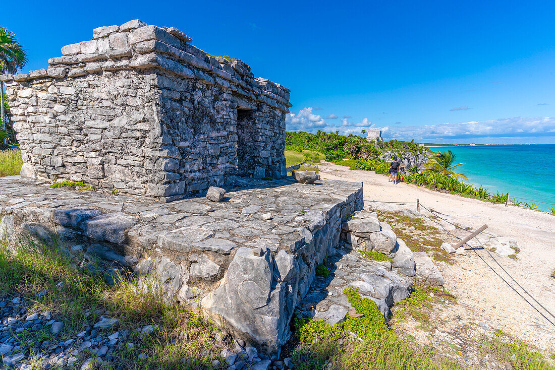 View of Mayan Temple ruins overlooking the sea, Tulum, Quintana Roo, Caribbean Coast, Yucatan Peninsula, Riviera Maya, Mexico, North America