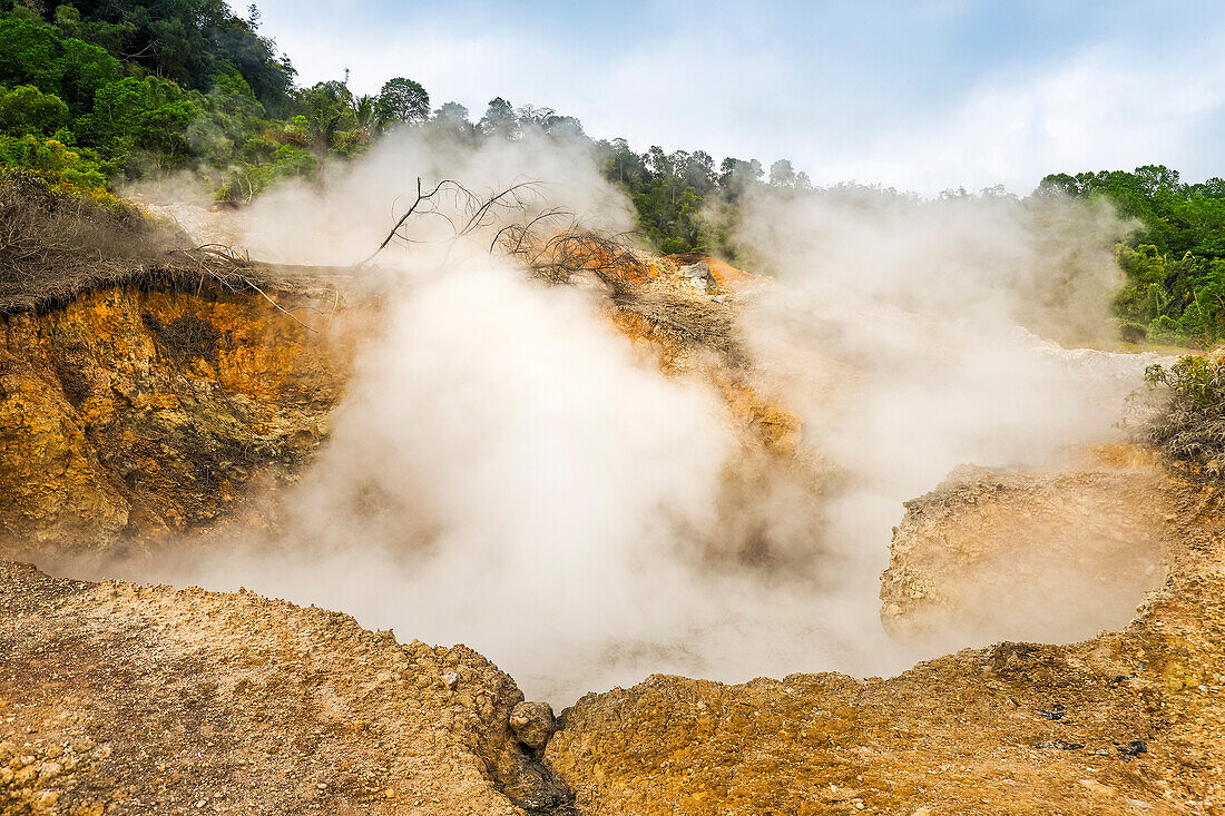 Boiling water at a steaming fumarole field by Lake Linow, a volcanic attraction south of Tomohon city, Lake Linow, Tomohon, North Sulawesi, Indonesia, Southeast Asia, Asia