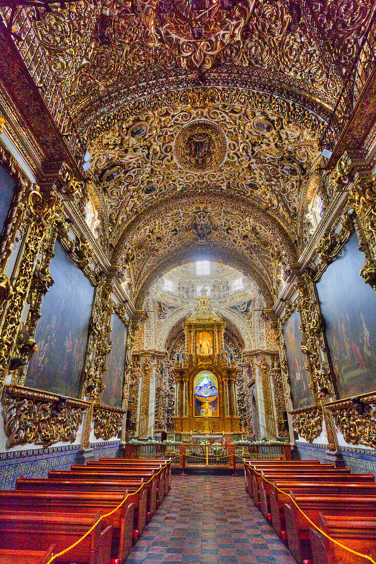 Nave and Apse, Chapel of the Rosario, 1690, Santo Domingo Church, Historic Center, UNESCO World Heritage Site, Puebla, Puebla State, Mexico, North America