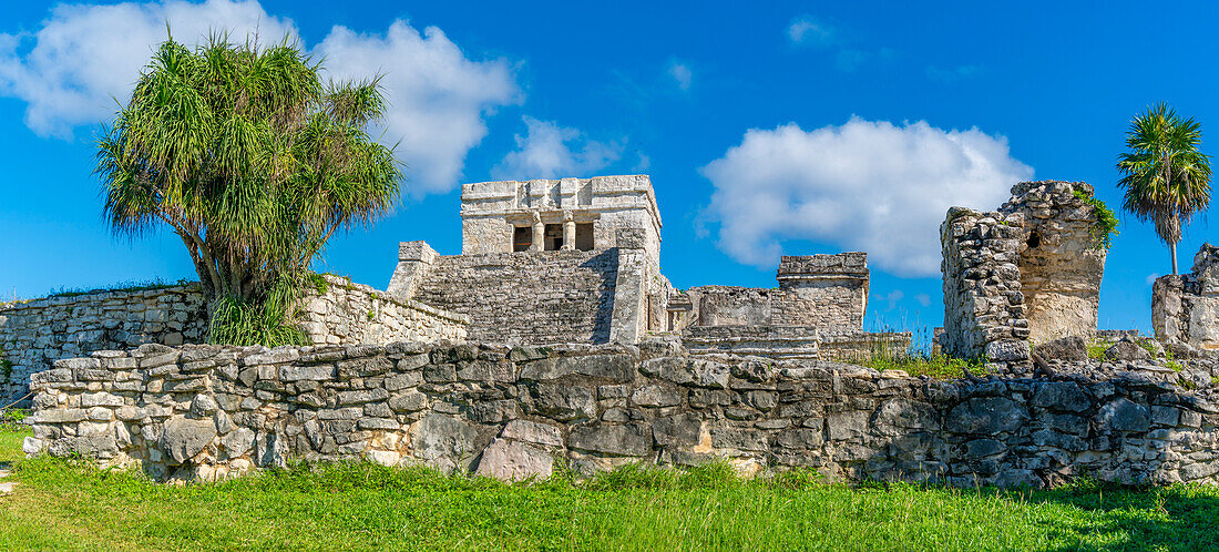 Blick auf Maya-Tempelruinen, Tulum, Quintana Roo, Karibikküste, Yucatan-Halbinsel, Riviera Maya, Mexiko, Nordamerika