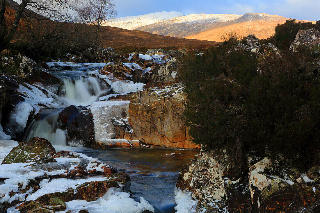 River Coupall, in der Nähe von Glen Coe, Highland, Schottland, Vereinigtes Königreich, Europa