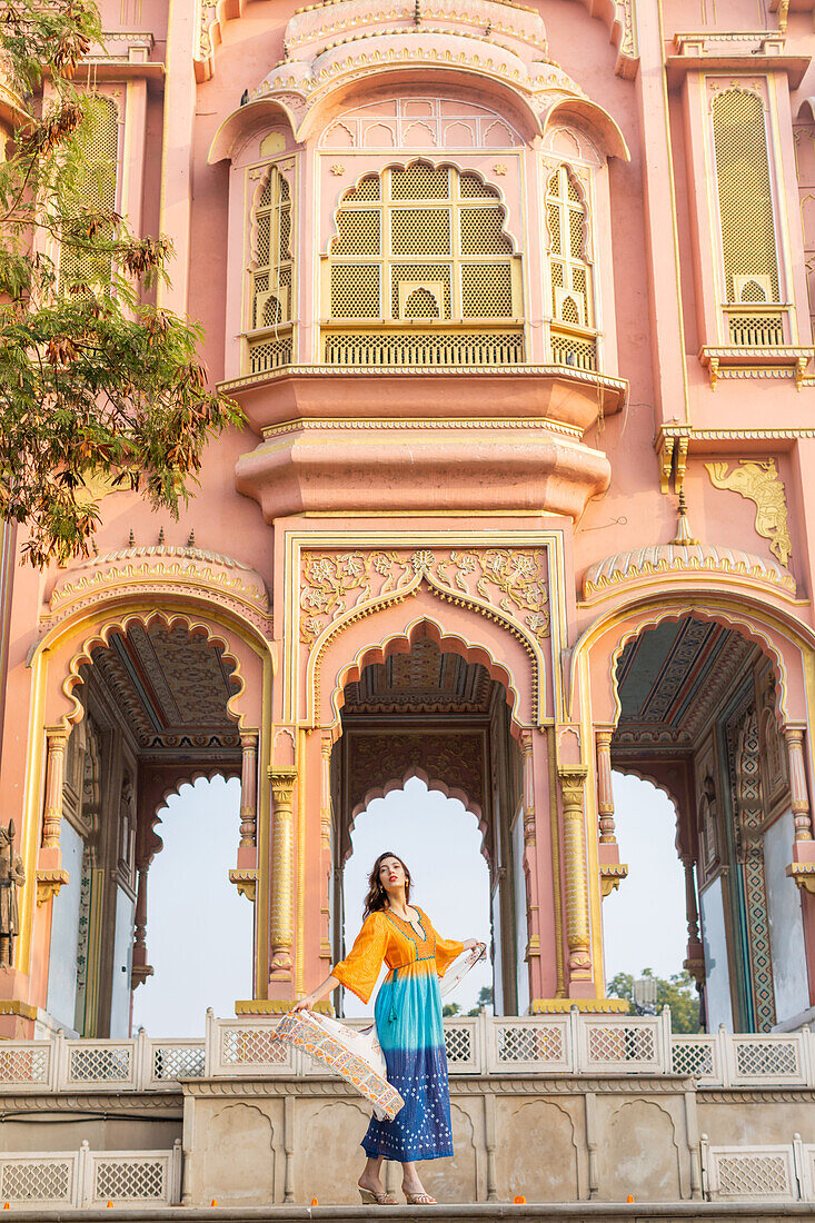 Woman at the Patrika Gate, Jaipur, Rajasthan, India, Asia