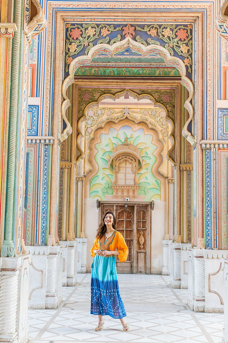 Woman at the Patrika Gate, Jaipur, Rajasthan, India, Asia