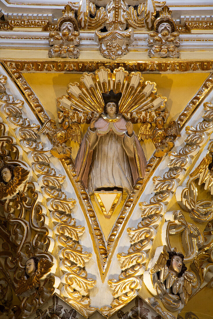 Polychrome Figures and Golden Reliefs, Baroque Interior, Church of San Francisco Acatepec, founded mid-16th century, San Francisco Acatepec, Puebla, Mexico, North America