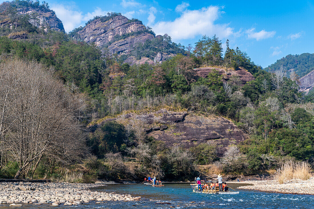 Rafting on the River of The Nine Bends, Wuyi Mountains, UNESCO World Heritage Site, Fujian, China, Asia