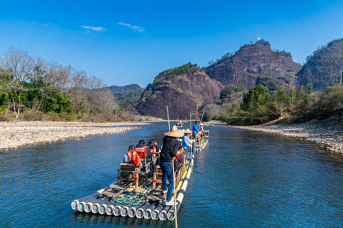 Rafting auf dem Fluss der Neun Kurven, Wuyi-Gebirge, UNESCO-Welterbe, Fujian, China, Asien