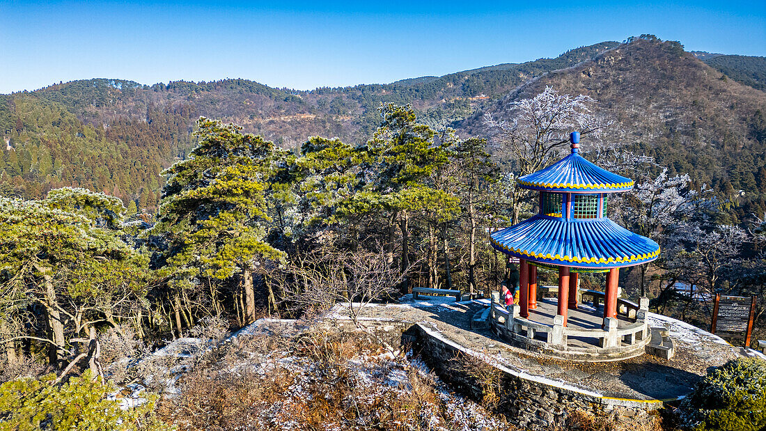 Luftaufnahme des Hanpo-Passes, Berg Lu (Lushan), UNESCO-Weltkulturerbe, Jiujiang, Jiangxi, China, Asien