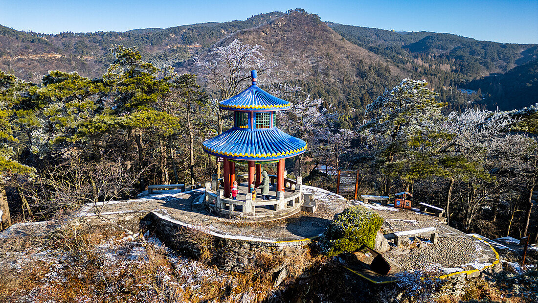 Luftaufnahme des Hanpo-Passes, Berg Lu (Lushan), UNESCO-Weltkulturerbe, Jiujiang, Jiangxi, China, Asien