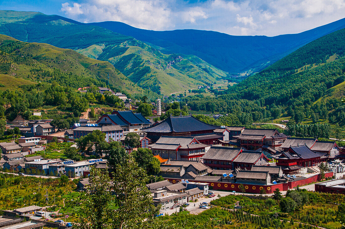 Der Klosterkomplex des Wudai Shan (Berg Wutai), UNESCO-Weltkulturerbe, Shanxi, China, Asien