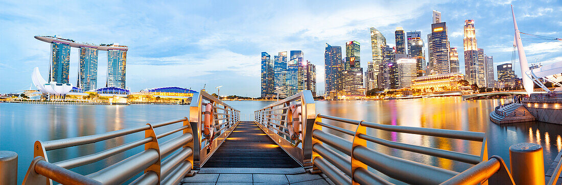 Singapore skyline at the Marina during twilight, Singaore, Southeast Asia, Asia