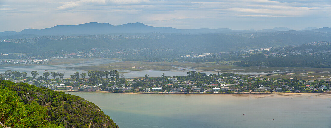 Blick auf den Knysna River vom Featherbed Nature Reserve, Knysna, Garden Route, Westkap, Südafrika, Afrika