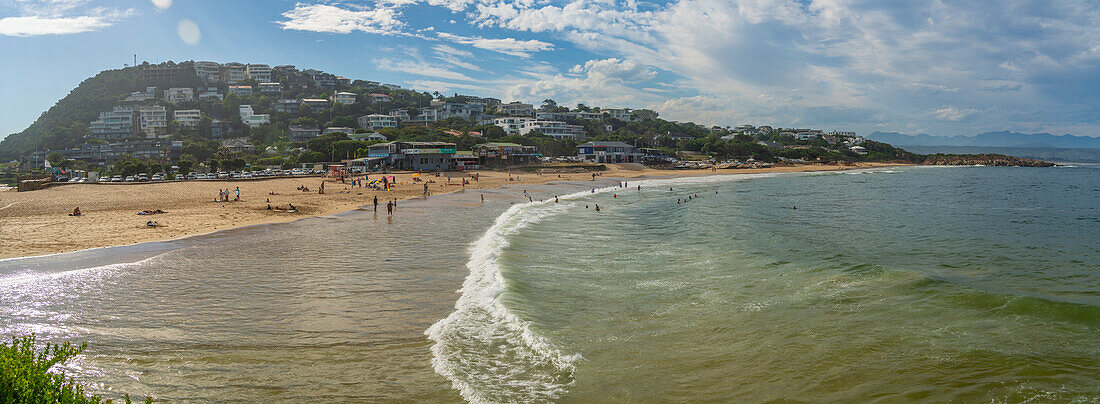 Blick auf den Central Beach in Plettenberg Bay, Plettenberg, Garden Route, Westkap-Provinz, Südafrika, Afrika