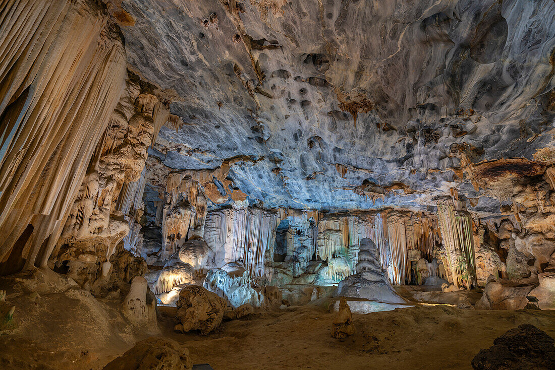 View of stalagmites and stalactites in the interior of Cango Caves, Oudtshoorn, Western Cape, South Africa, Africa