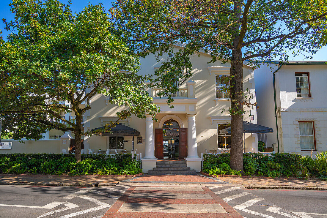 Blick auf weiß getünchte Architektur, Stellenbosch Central, Stellenbosch, Westkap, Südafrika, Afrika