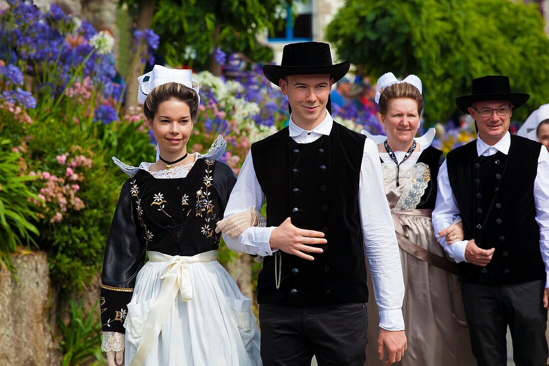 France, Finistere, parade of the 2015 Gorse Flower Festival in Pont Aven, individual groups