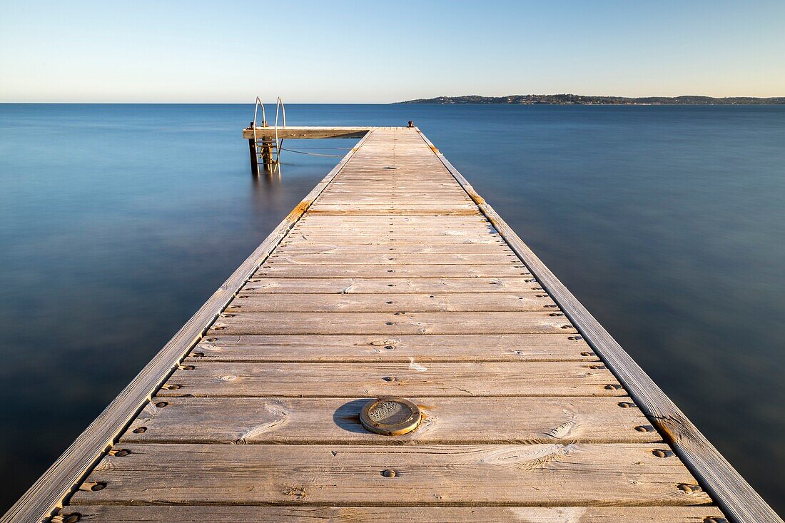 France, Var, Sainte-Maxime, pointe des Sardinaux, wooden pontoon